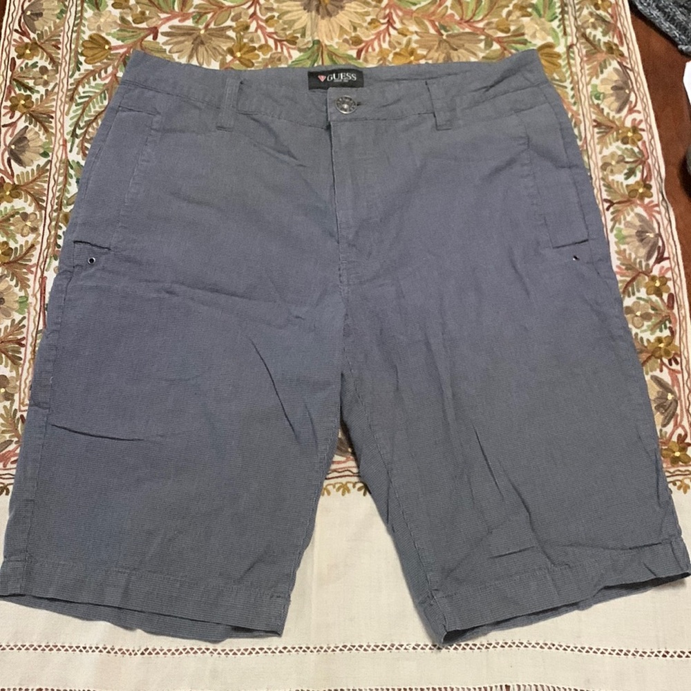 Guess short size 34